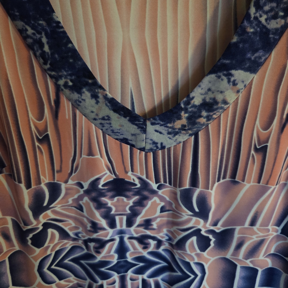 Pretty BCBGMaxAzria Pink and Navy Abstract dress - Picture 2 of 10